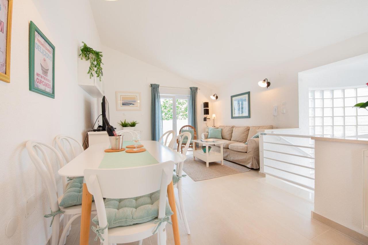 Spacious Chic Apartament