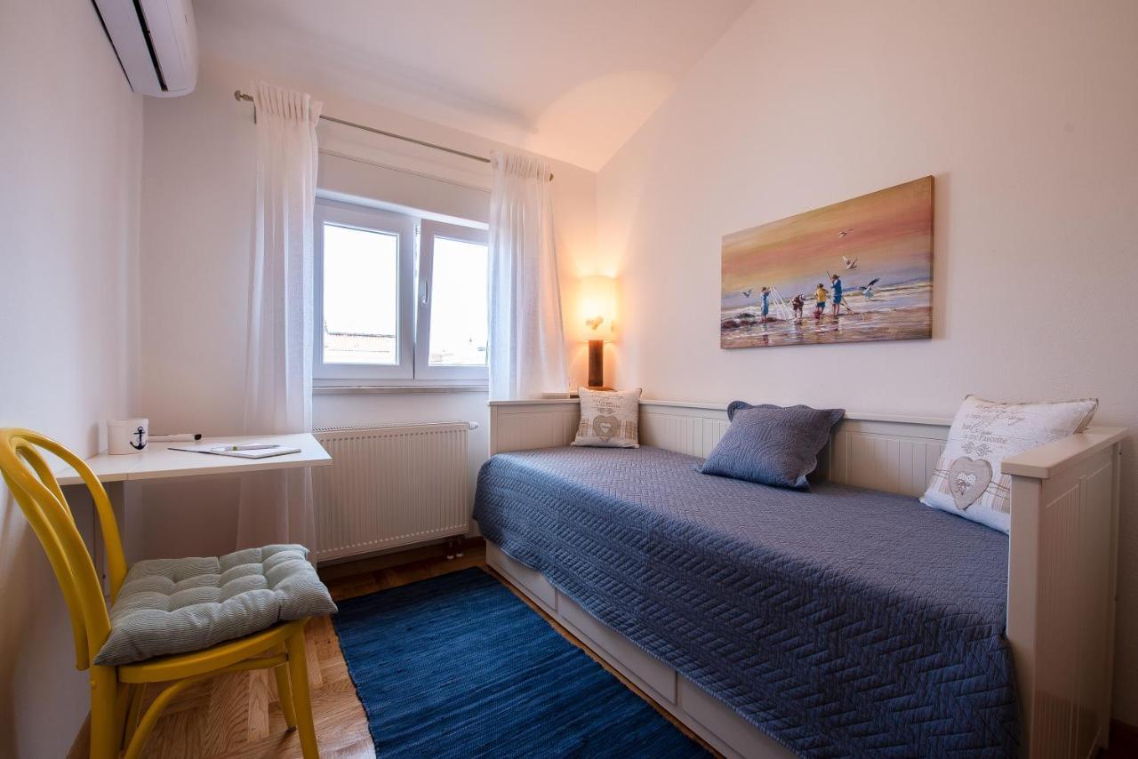 Spacious Chic Apartament