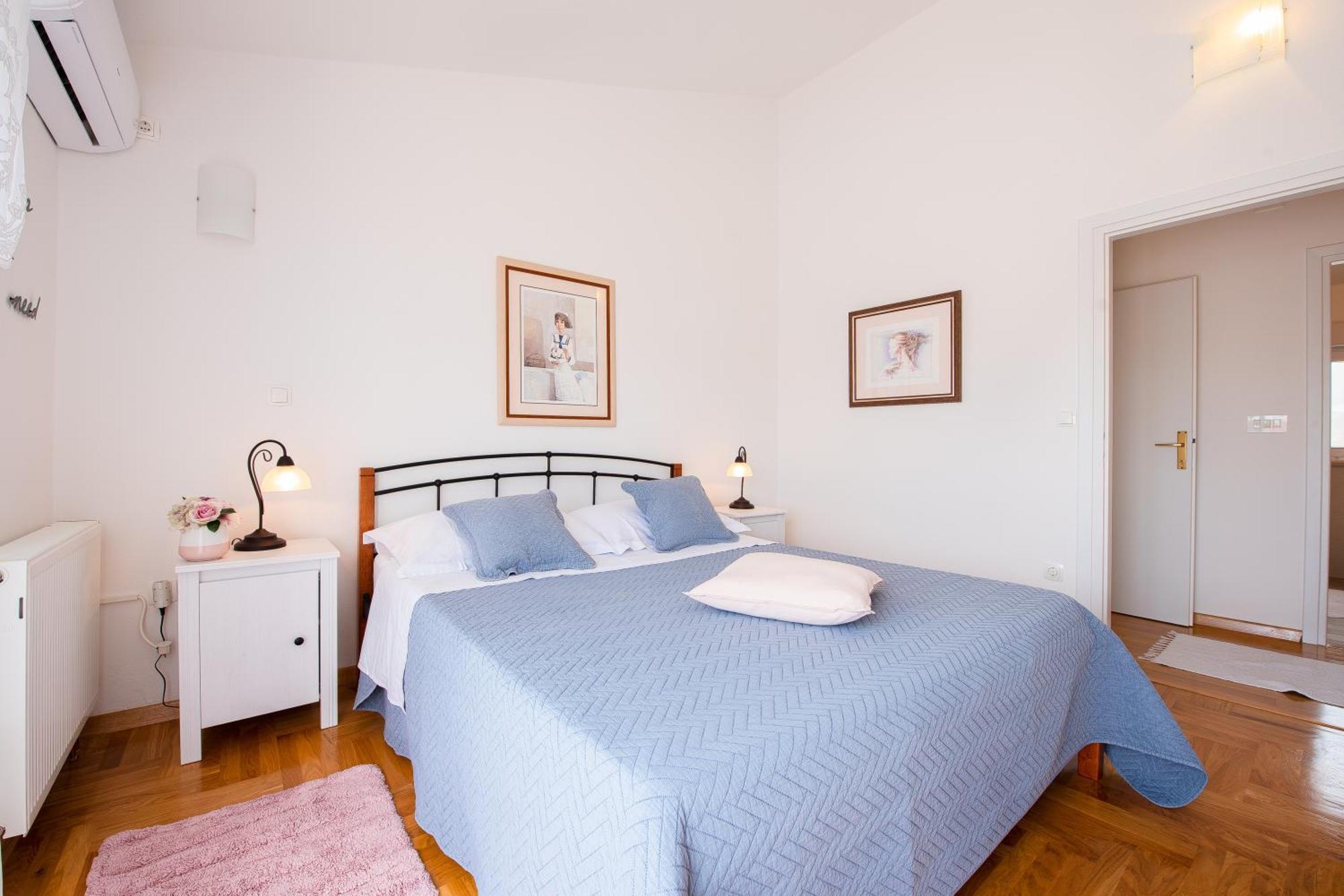 Spacious Chic Apartament *