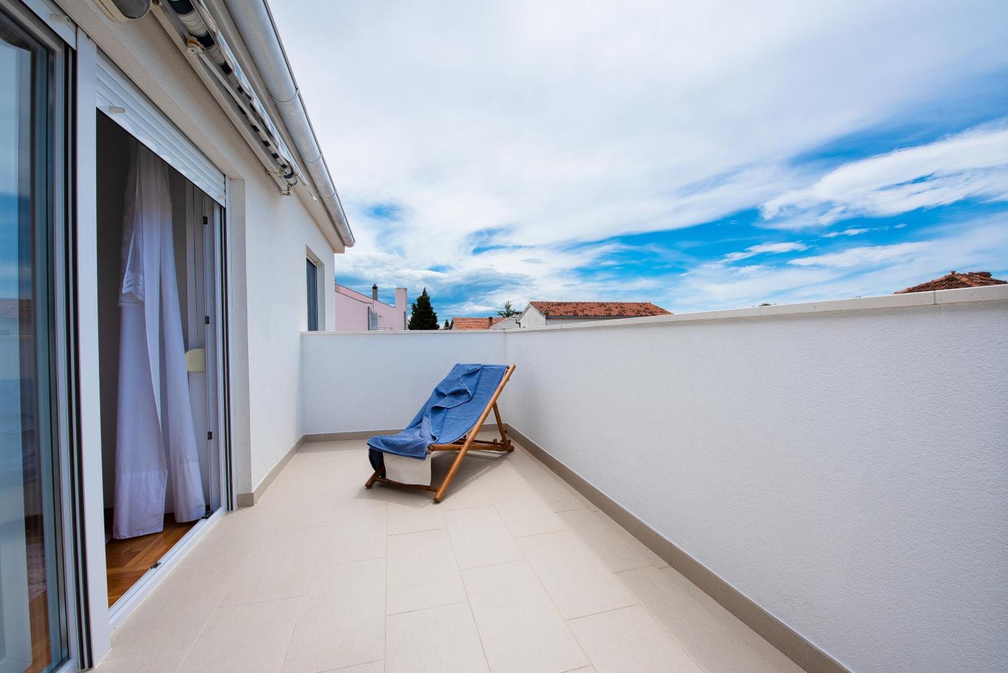 Spacious Chic Apartament