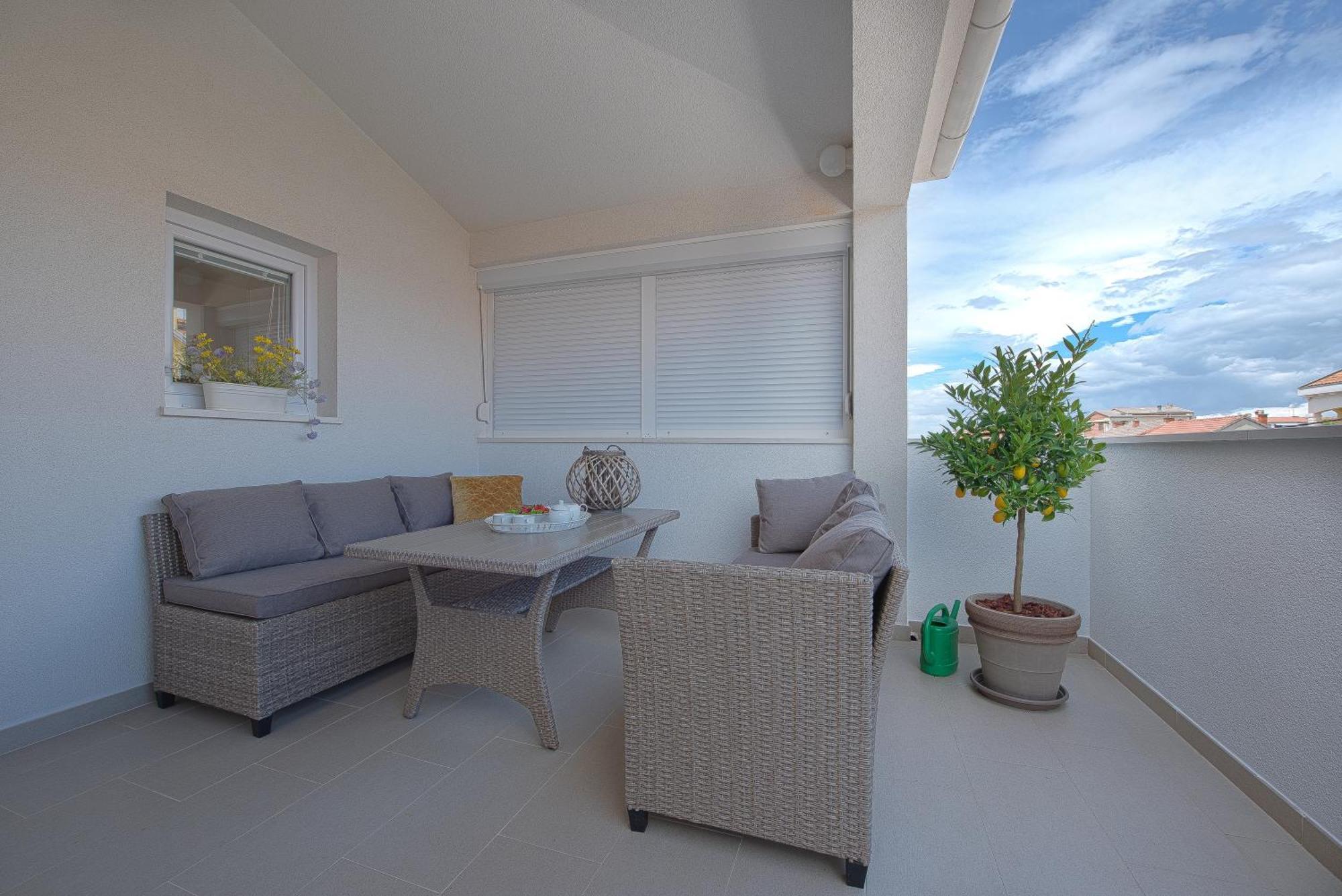 Spacious Chic Apartament *