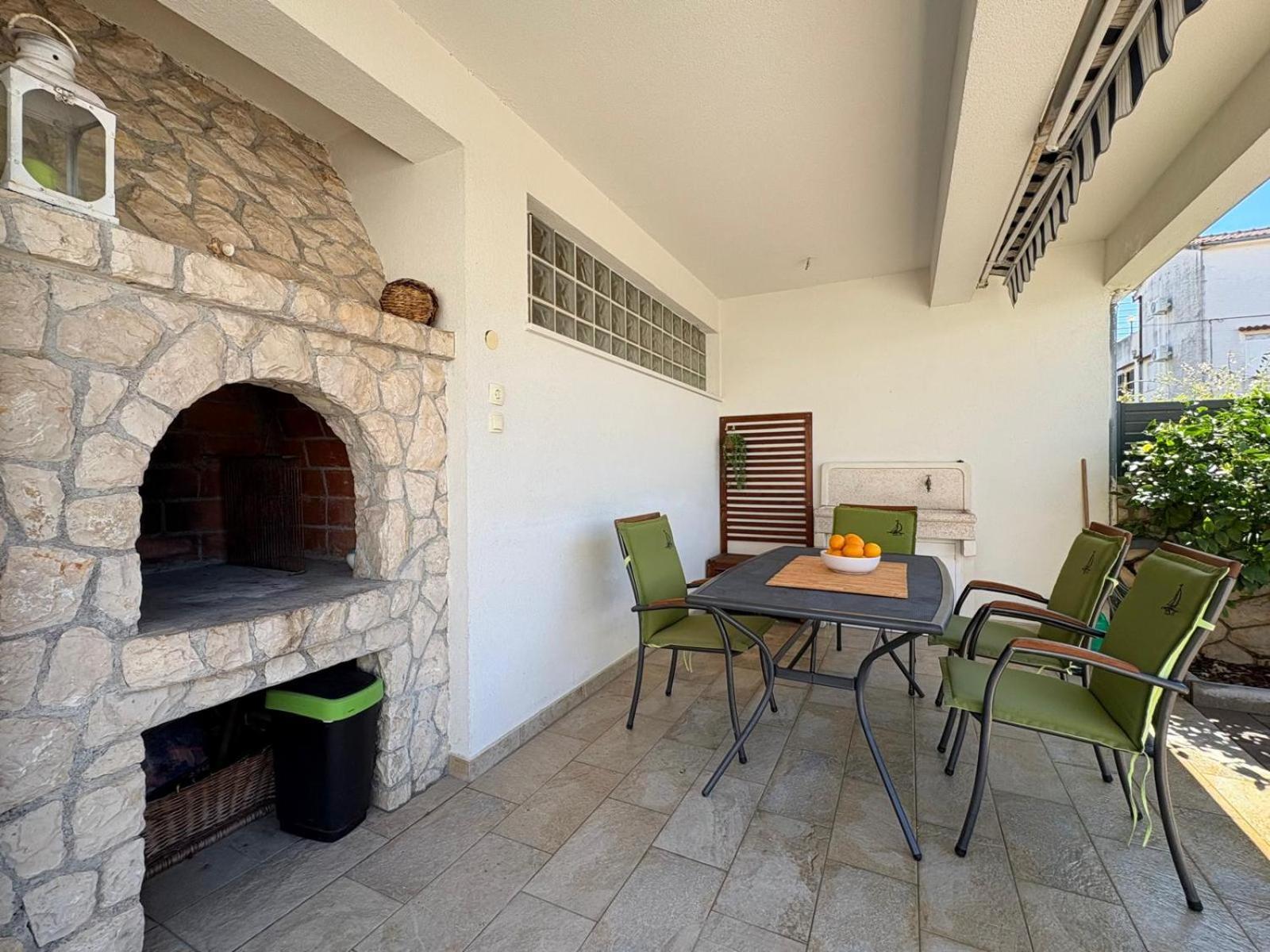 Spacious Chic Apartament