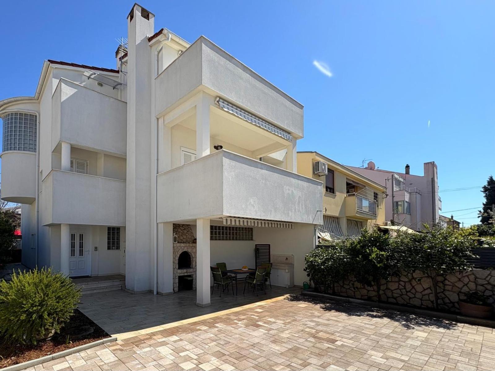 Apartament Spacious Chic *